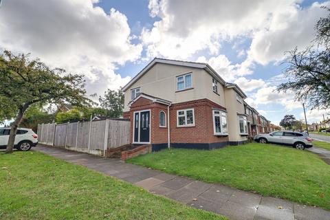 Treecot Drive, Leigh-On-Sea SS9