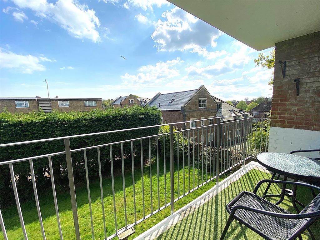 10 Brampton Ct - Balcony1.jpg
