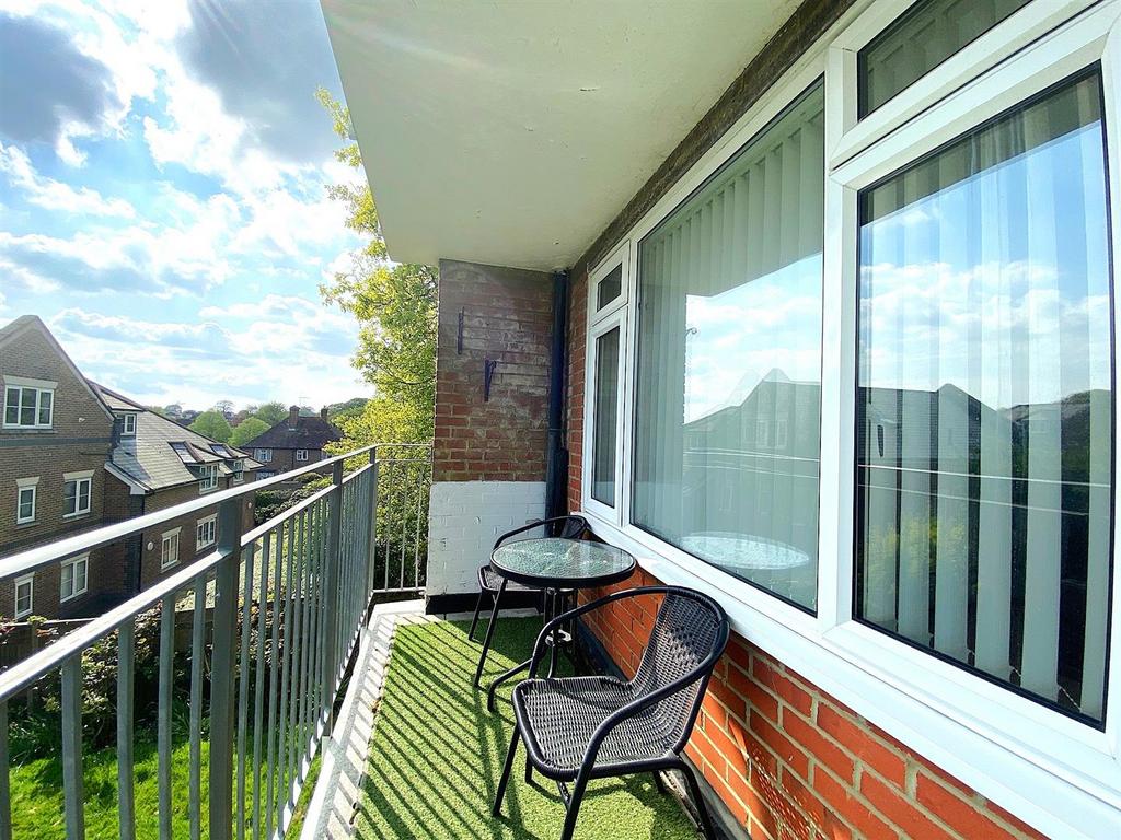 10 Brampton Ct - Balcony2.jpg