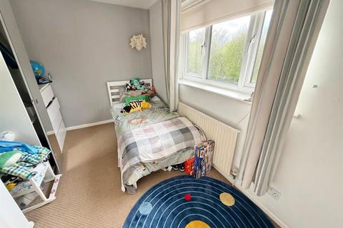 28 Avonside Way, Macclesfield, SK11 8BY