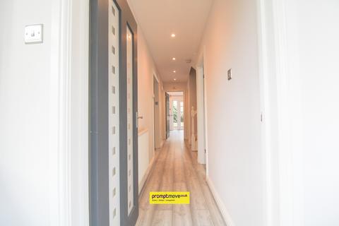 4 bedroom semi-detached house for sale, Crabtree Lane Harpenden AL5 5TA