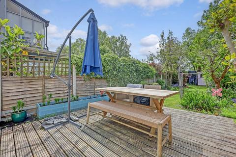 148 Capel Road, London, E7 0JT
