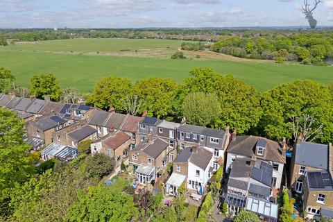 148 Capel Road, London, E7 0JT