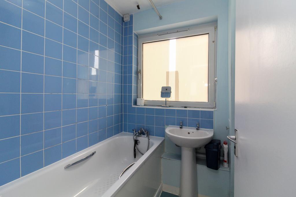 1 bathroom