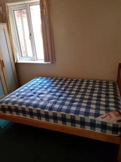 2 bedroom ground floor flat to rent, Peveril Street, Nottingham NG7