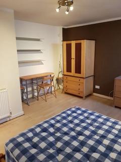 2 bedroom ground floor flat to rent, Peveril Street, Nottingham NG7