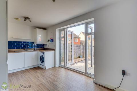 3 bedroom end of terrace house to rent, Babdown Close Kingsway, Quedgeley, Gloucester, GL2 2
