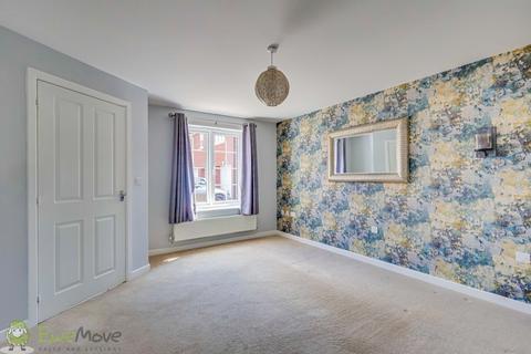 3 bedroom end of terrace house to rent, Babdown Close Kingsway, Quedgeley, Gloucester, GL2 2