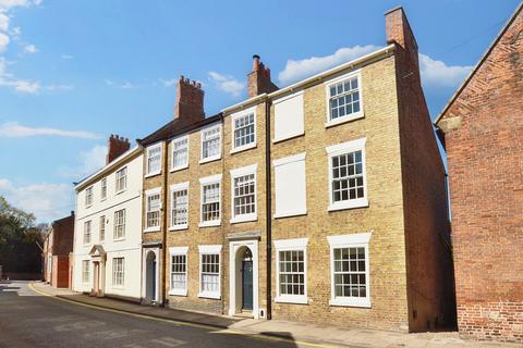 4 bedroom townhouse for sale, Westgate, Louth LN11 9YD