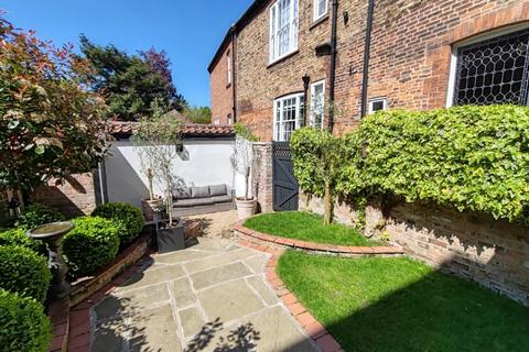4 bedroom townhouse for sale, Westgate, Louth LN11 9YD