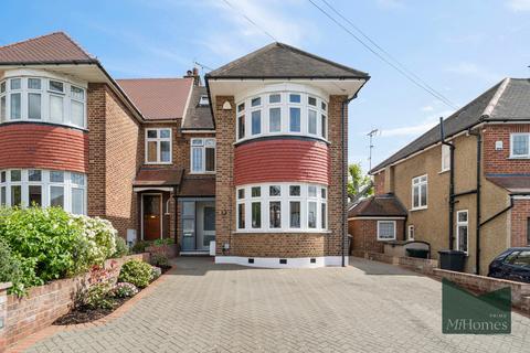 48 Friars Walk, London, N14 5LP
