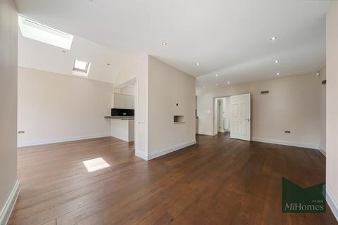 48 Friars Walk, London, N14 5LP
