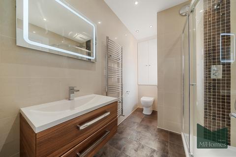 48 Friars Walk, London, N14 5LP