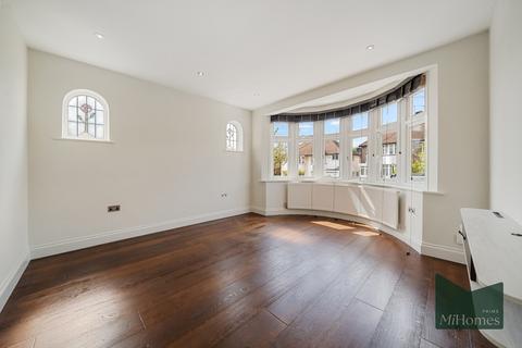 48 Friars Walk, London, N14 5LP