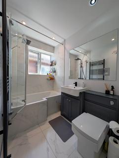 2 bedroom maisonette for sale, Carshalton Road, Sutton, SM1