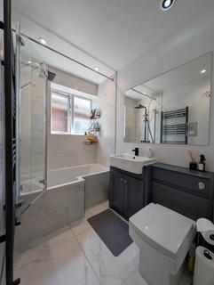 2 bedroom maisonette for sale, Carshalton Road, Sutton, SM1
