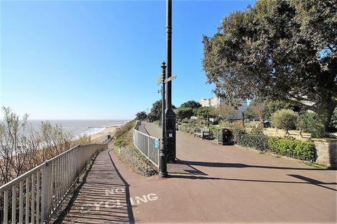 2 bedroom flat for sale, Edith Road, Clacton on Sea
