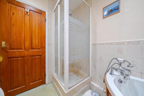 1 Burns Close, Long Crendon, Aylesbury, HP18 9BX