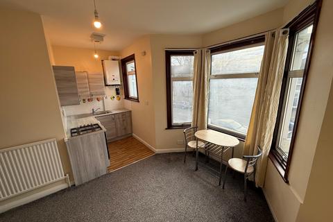 1 bedroom flat to rent, Elgin Road,  Ilford, IG3