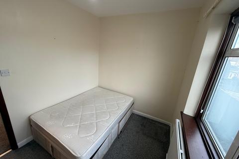 1 bedroom flat to rent, Elgin Road,  Ilford, IG3