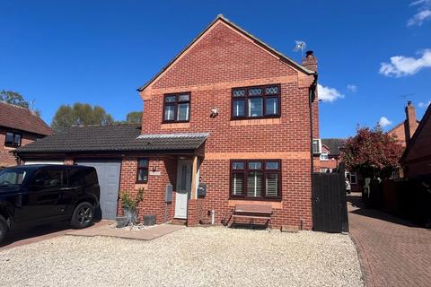 3 bedroom detached house for sale, Laurel Close, Thurston