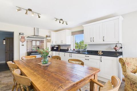 4 bedroom detached house for sale, The Cottage, Gayton Le Wold, Louth