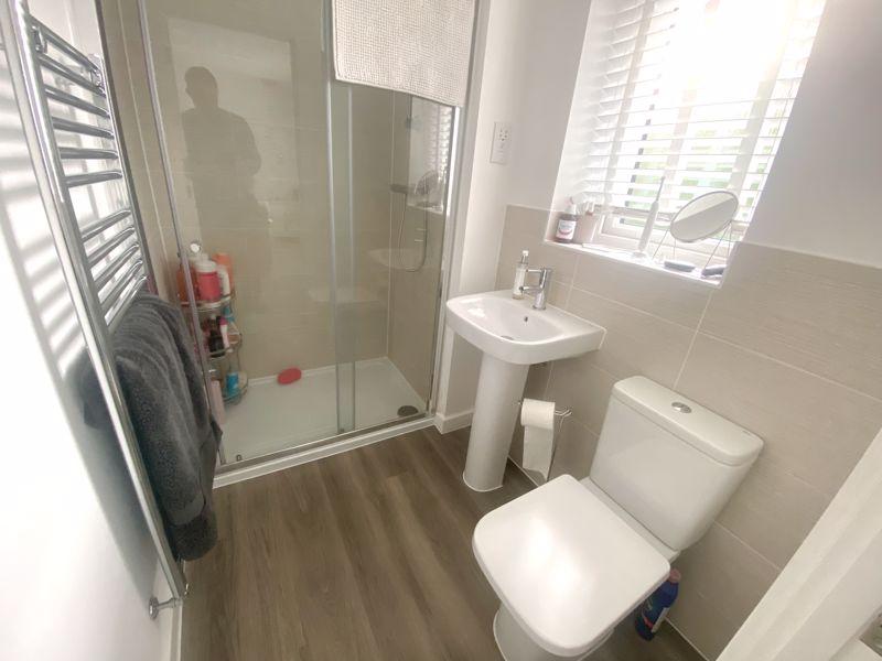 En-suite to Bedroom