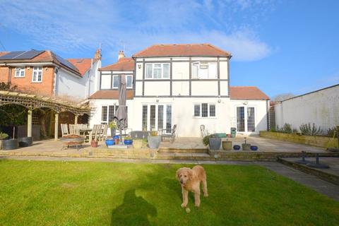 undefined, Bellfield Avenue, Harrow Weald