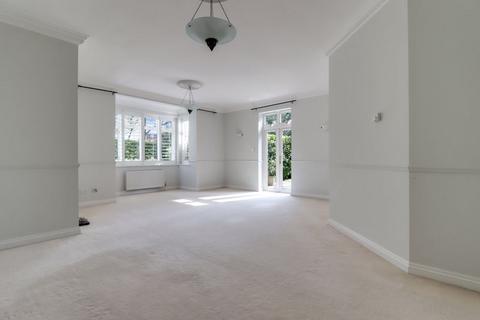 2, Woodleigh Mansions Larch Avenue, Ascot, SL5 0AW