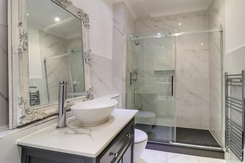 2, Woodleigh Mansions Larch Avenue, Ascot, SL5 0AW