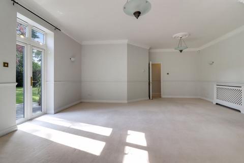 2, Woodleigh Mansions Larch Avenue, Ascot, SL5 0AW