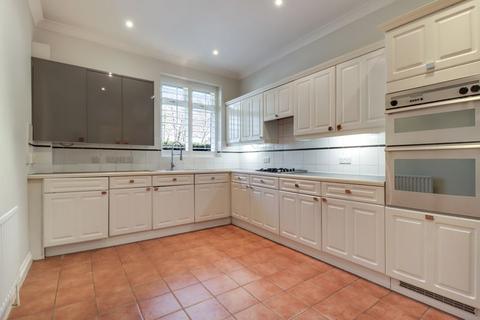 2, Woodleigh Mansions Larch Avenue, Ascot, SL5 0AW