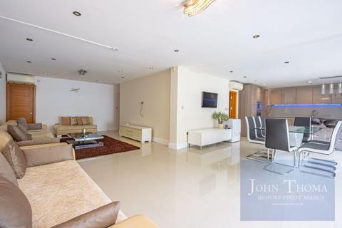 5 bedroom detached house for sale, Dacre Gardens, Chigwell IG7