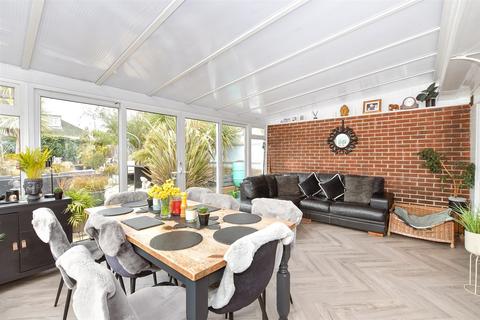 4 bedroom semi-detached house for sale, Kenmure Avenue, Patcham, Brighton, East Sussex