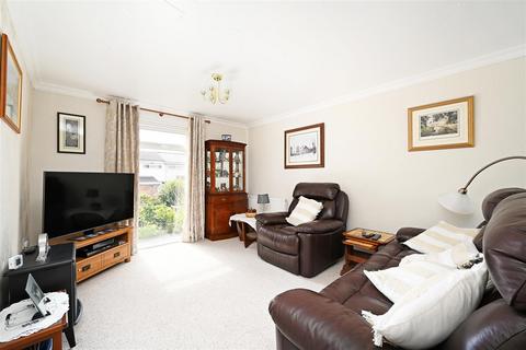 126 Lingfoot Crescent, Sheffield, S8 8DB