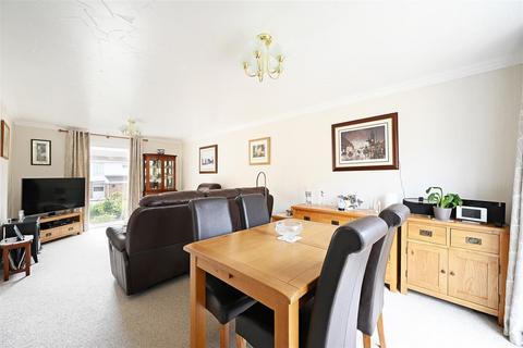 126 Lingfoot Crescent, Sheffield, S8 8DB