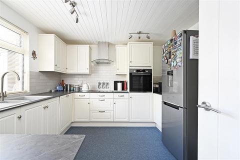 126 Lingfoot Crescent, Sheffield, S8 8DB