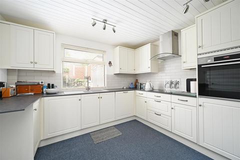 126 Lingfoot Crescent, Sheffield, S8 8DB
