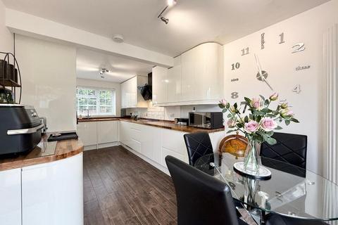 4 Bembridge Gardens, Luton, LU3 3SJ