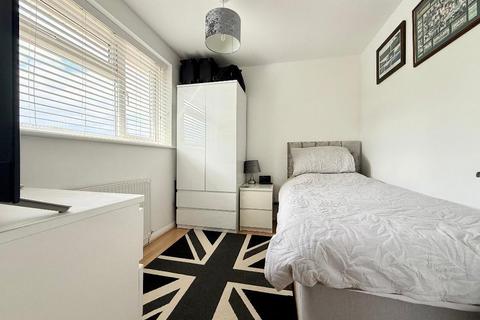 4 Bembridge Gardens, Luton, LU3 3SJ