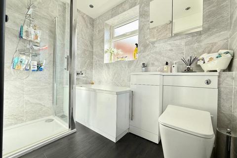 4 Bembridge Gardens, Luton, LU3 3SJ