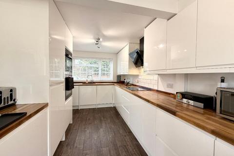 4 Bembridge Gardens, Luton, LU3 3SJ