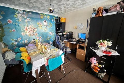 3 bedroom terraced house for sale, BYRON AVE, Hounslow