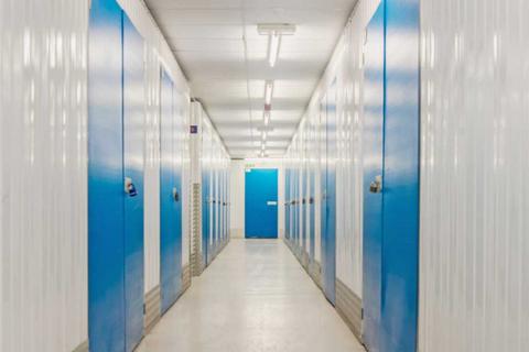Garage to rent, Garratt Lane, London SW18