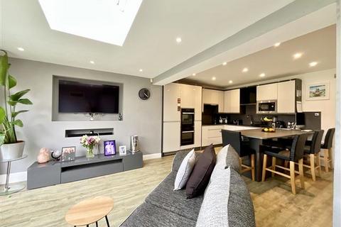 14 Coalbrook Road, Sheffield, S13 9XU