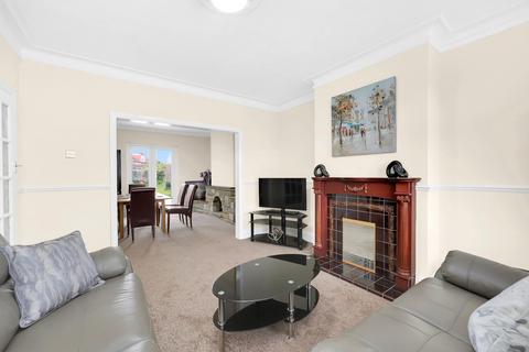 3 bedroom semi-detached house to rent, Eastern Avenue East, Romford