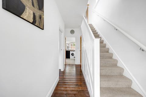 3 bedroom semi-detached house to rent, Eastern Avenue East, Romford
