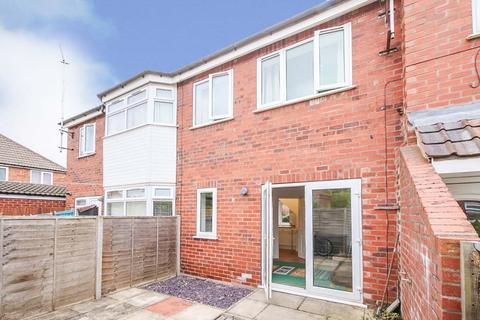 2 bedroom terraced house to rent, Beech Court, York YO24