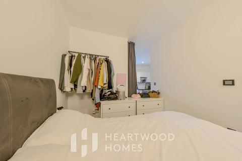 Flat 43 Abbott House, Abbey View Everard Close, St Albans, AL1 2BZ