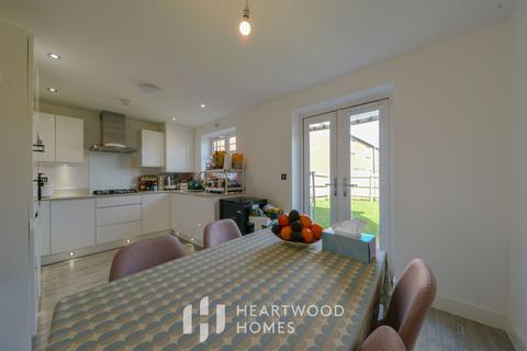 19 Eagle Way, St Albans, AL4 0LH